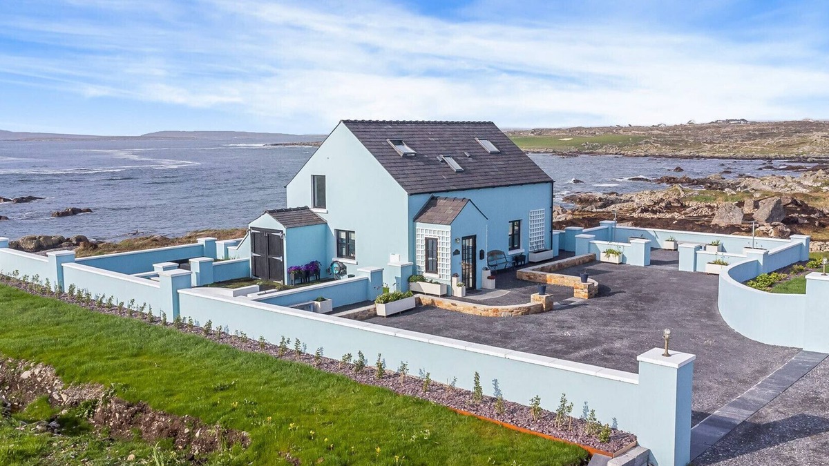 Connemara Cottage | Ocean Mist Luxurious Seaside Haven