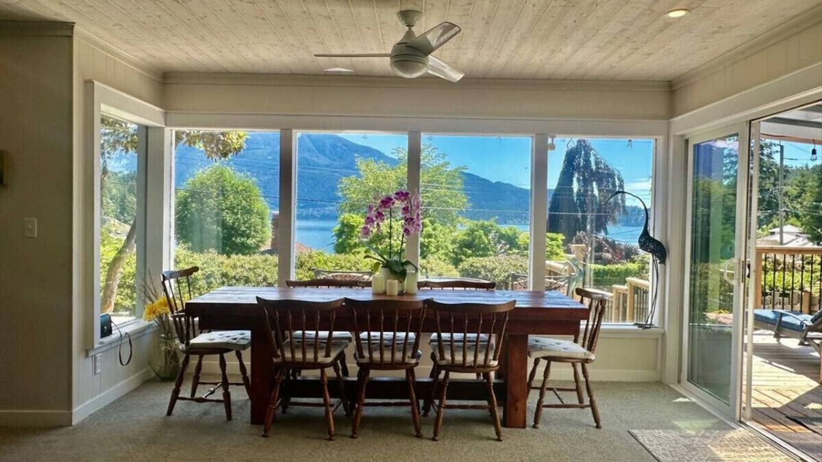 Bowen Island House | Ocean & Mountain View Captain's Cottage