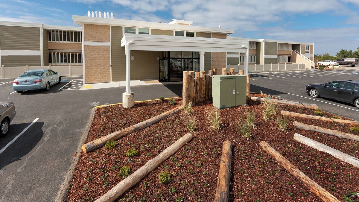 Ocean Park Resort | Ocean Park, WA: 1 Bedroom Suite w/Fireplace, Golf, BBQ Area, Indoor Pool & More
