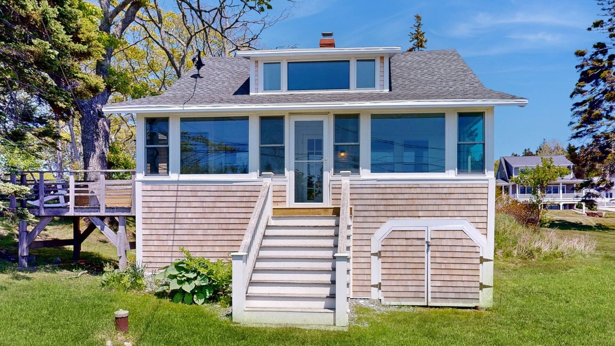 Ocean Point Cottage | Ocean Point Colony Home w/Sunroom & Sweeping Ocean Views, Dog-friendly