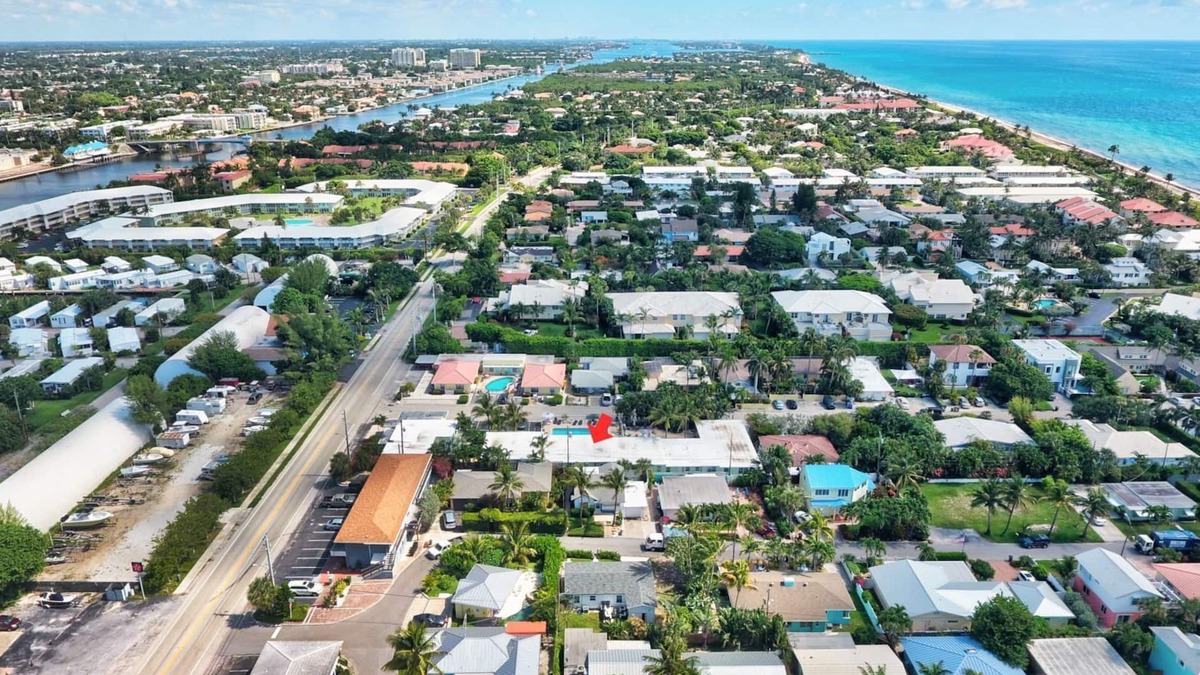 Ocean Ridge Resort | Ocean Ridge Boutique Apartment 14 with a large pool 200m from the beach