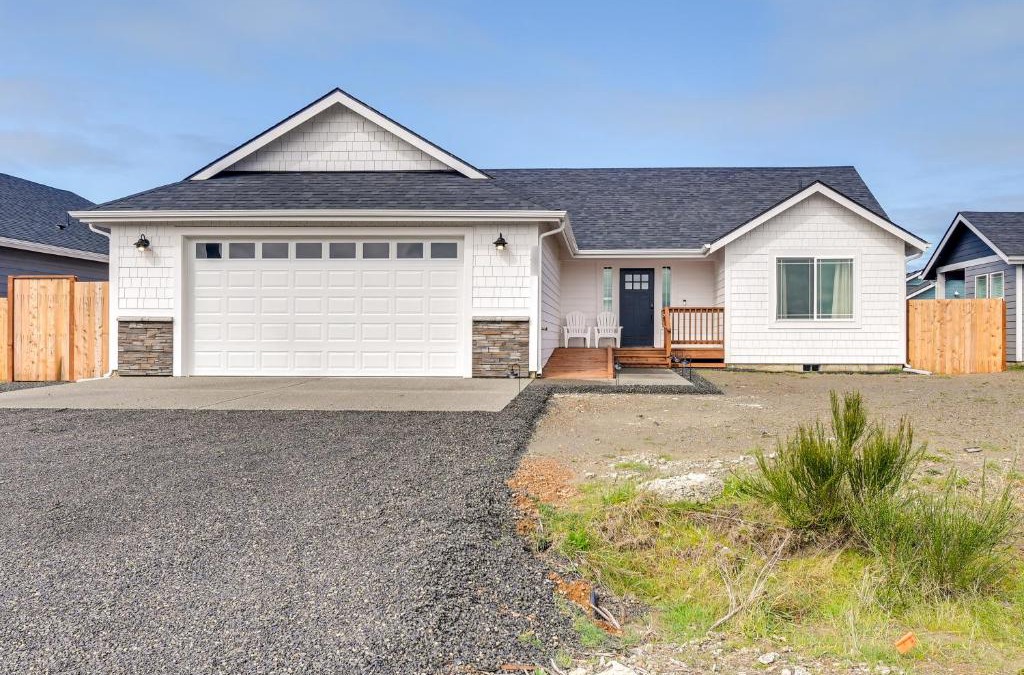 Ocean Shores House | Ocean Shores Home with Game Room - Walk to Beaches!