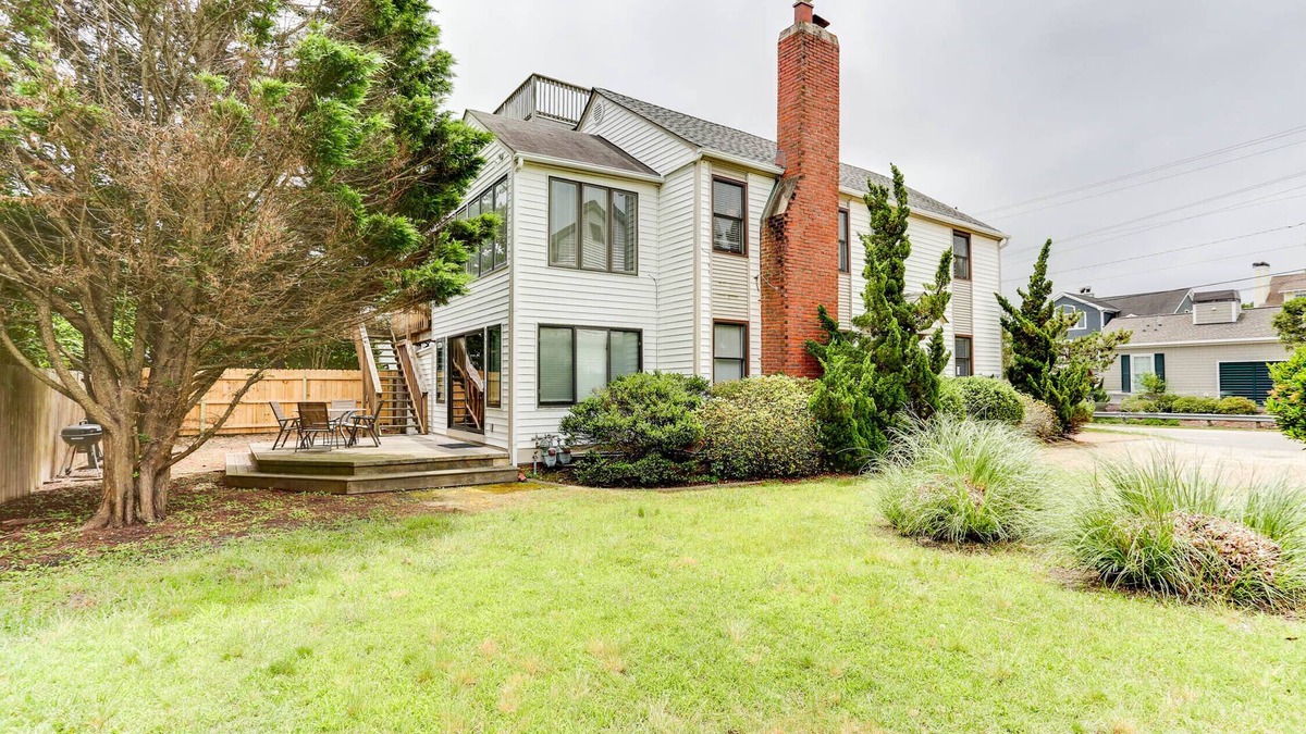 Northeast Virginia Beach Condo | Ocean side, North End, second floor, 2 bedroom condo