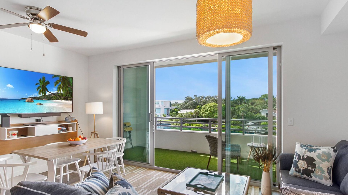 Newtown Condo | Ocean Style 1/1.5 Condo The Strand Water View!