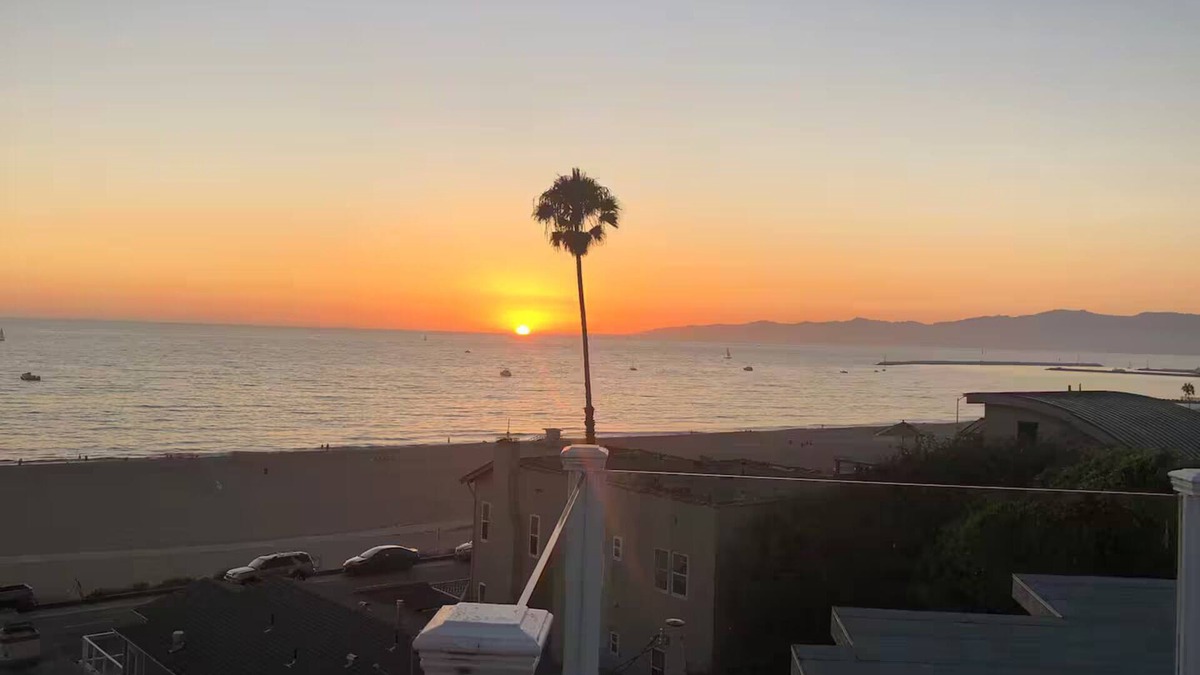 Playa Del Rey House | Ocean/Sunset views 2Dream of/Private Home,parking