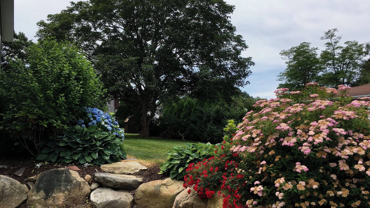 Kenyon House | Ocean view 5-bedroom house in Narragansett with AC, WiFi, beach pass