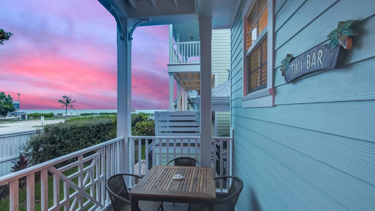 Islamorada House | OCEAN VIEW ANGLERS REEF - POOL, DOCK, BEACH. Walk or Bike to local food + bars