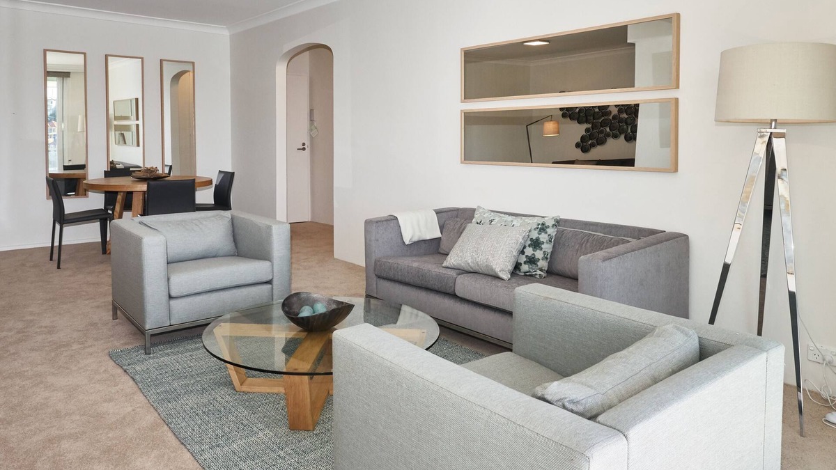 Bronte Apartment | Ocean view apartment with a stroll to Bronte Beach