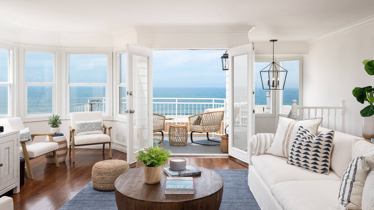 Gas Lamp Section House | OCEAN VIEW/Breathtaking 6 Bedroom/AC/Walk to Beach!