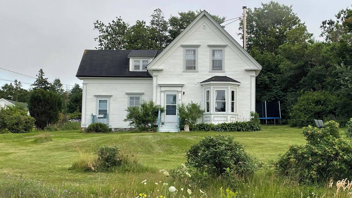 Margaretsville House | Ocean View Captain's House - Fundy Shore Nova Scotia
