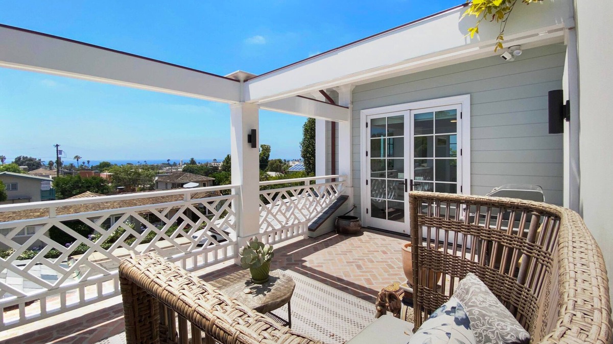 Village of La Jolla House | Ocean View Coastal La Jolla Luxury - AC, W/D, Patio