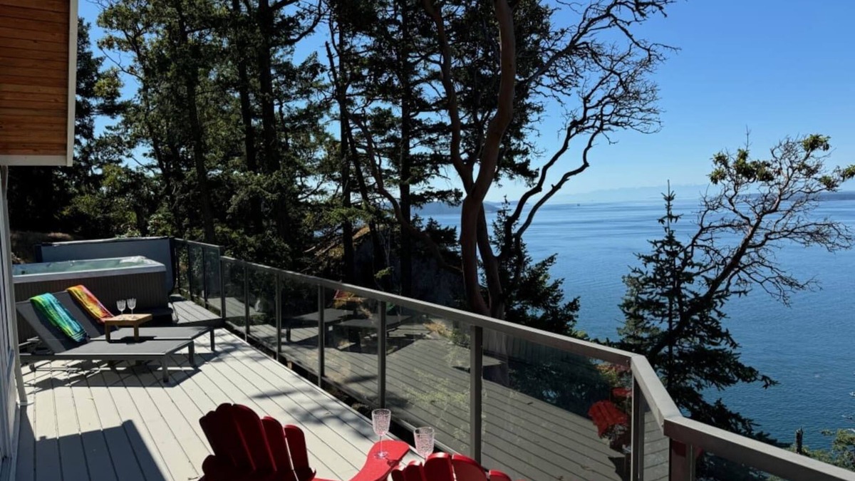 Pender Island Cabin | Ocean View Cottage at Sahhali on the Bluffs
