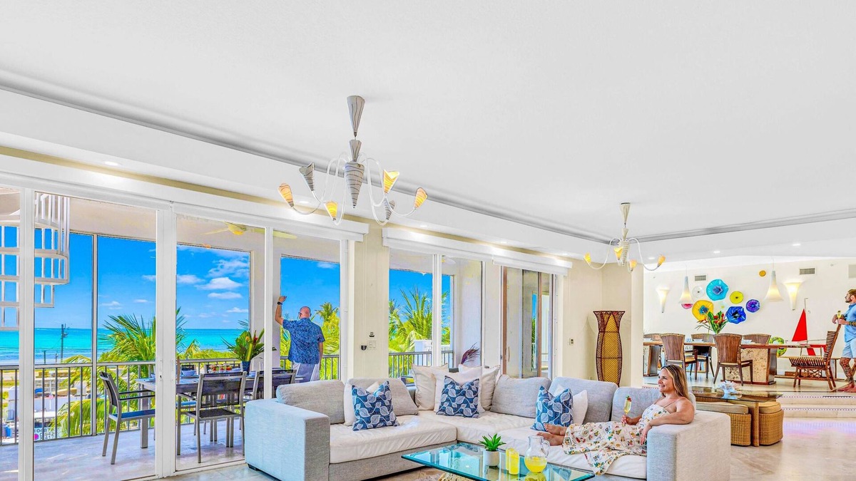 White Marlin Beach Apartment | Ocean View Duplex Penthouse | Retreat amenities: tennis court, heated Pool | Vista Key One