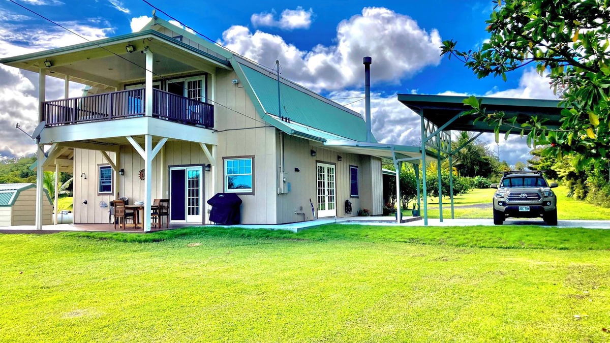 Pahoa House | Ocean View Estate with private hiking trail and volcanically heated hot tubs.