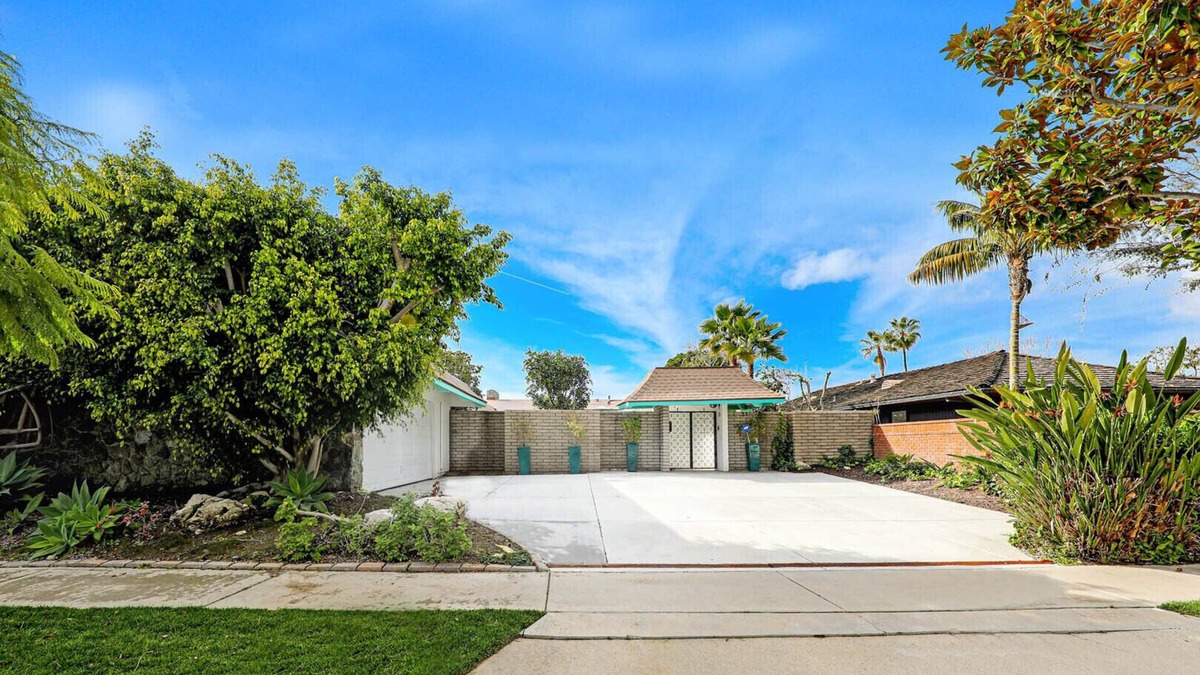 Balboa Island House | Ocean View Furnished Home in Newport Beach