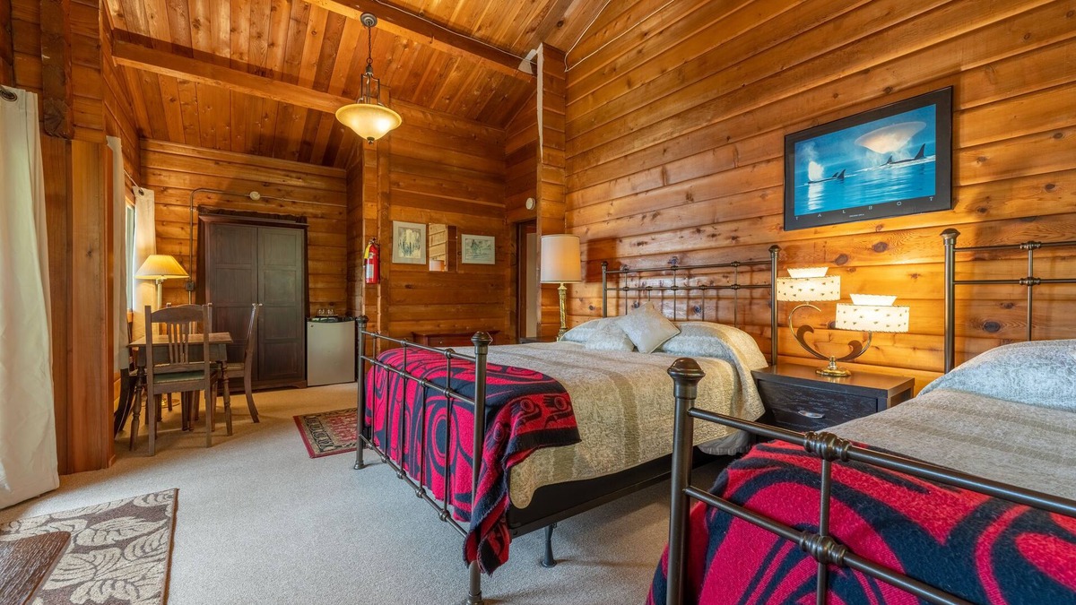 Alert Bay Bed & Breakfast | Ocean View Lodge with two double beds, deck, ocean view. Hot breakfast included.