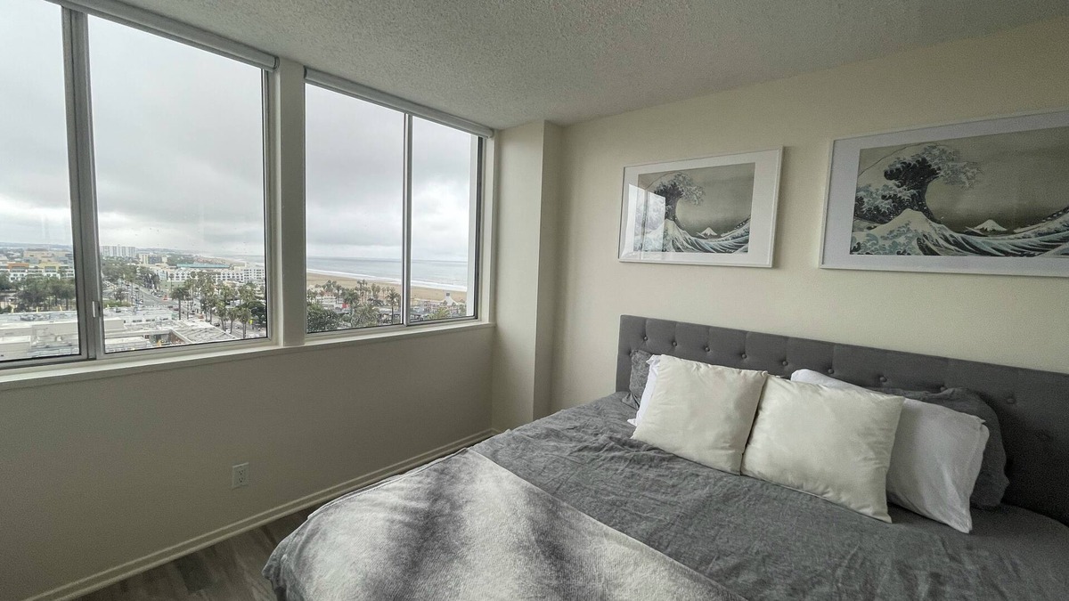 Downtown Condo | Ocean View Loft steps from Santa Monica Pier