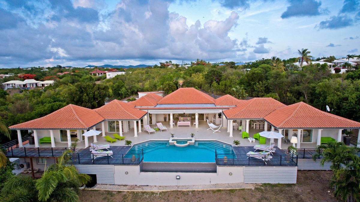 Plum Bay Villa | OCEAN VIEW MODERN AND DESIGN VILLA