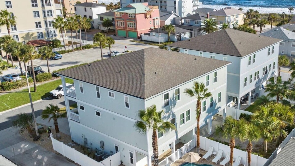 Jacksonville Beach House | Ocean View Oasis w/Heated Pool for Large Groups