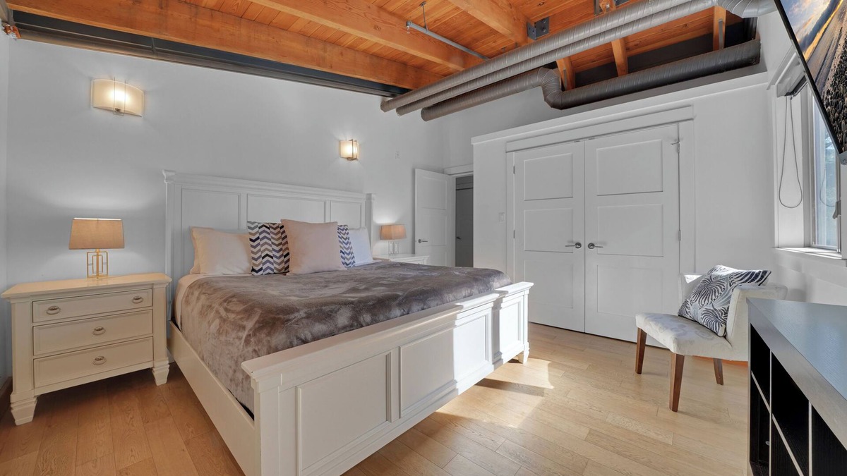 Ganges Condo | Ocean View Penthouse on Salt Spring Island - Unit 301.