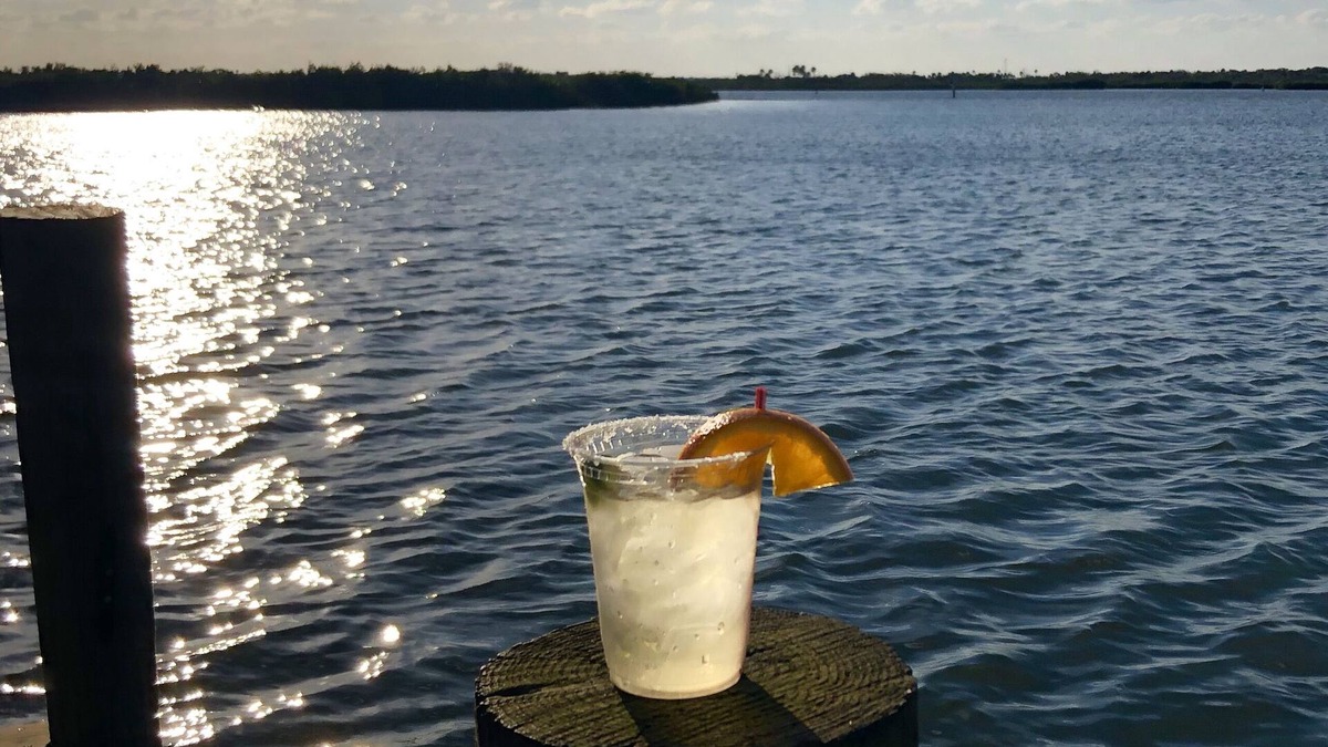 New Smyrna Beach Condo | OCEAN VIEW REMODELED CONDO. Monthly specials. Book your summer getaway.