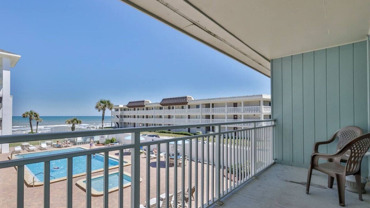 New Smyrna Beach Condo | Ocean View Studio#204-Newly Renovated!