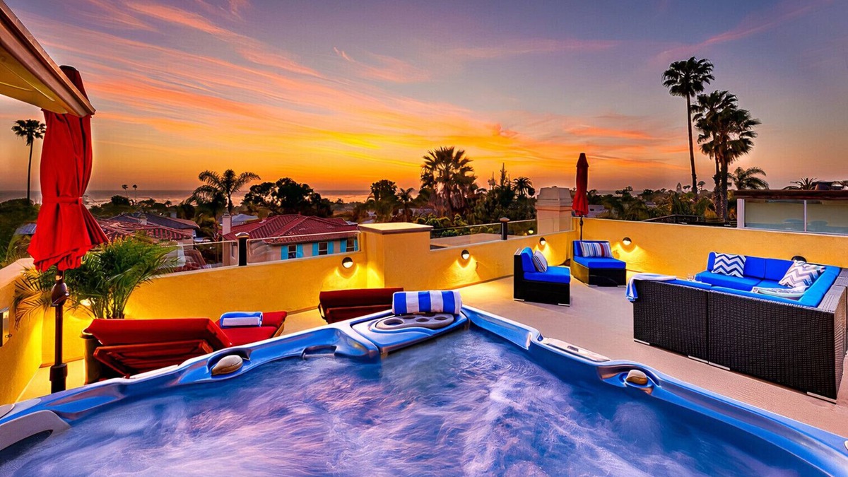 Village of La Jolla House | Ocean Views - Walk to Beach - La Jolla - A/C - Rooftop Deck!
