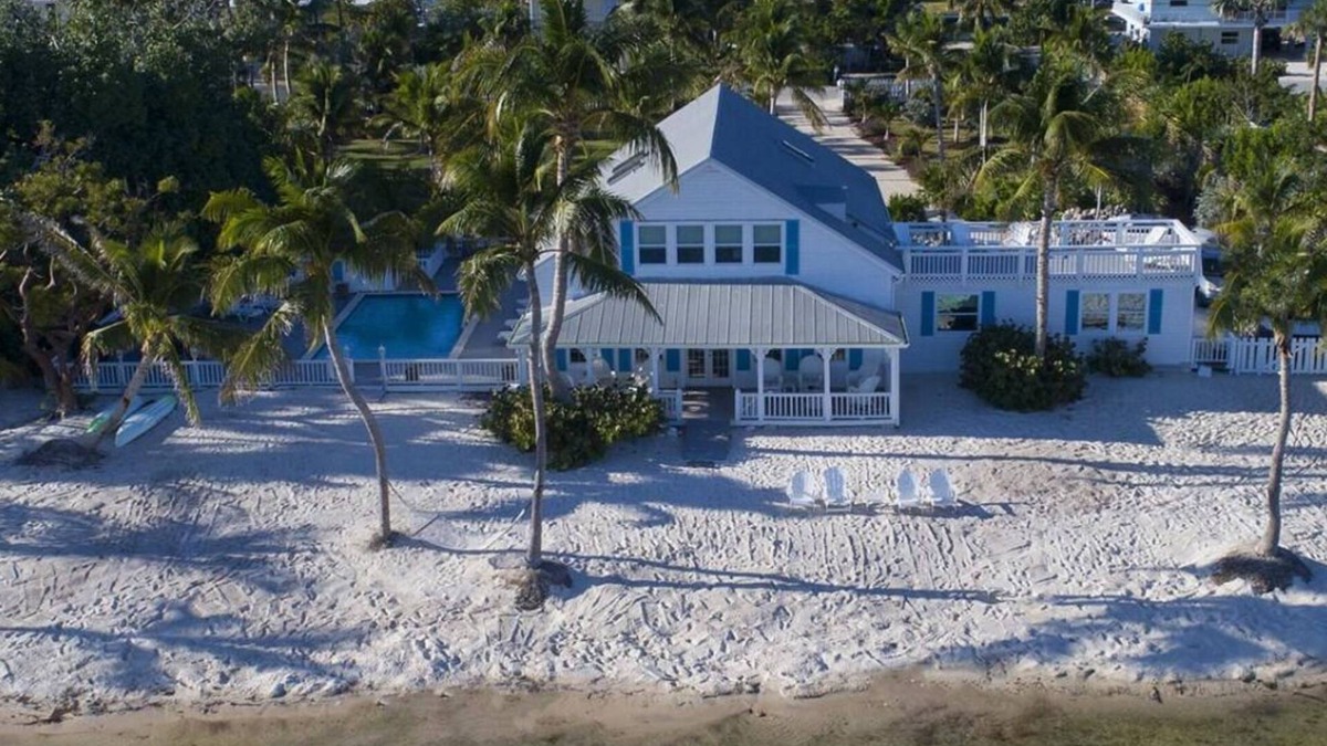 Islamorada House | Oceanfront 165ft Beach-Dock-Pool-4K sq.ft 4 bed-5 bath - Islamorada