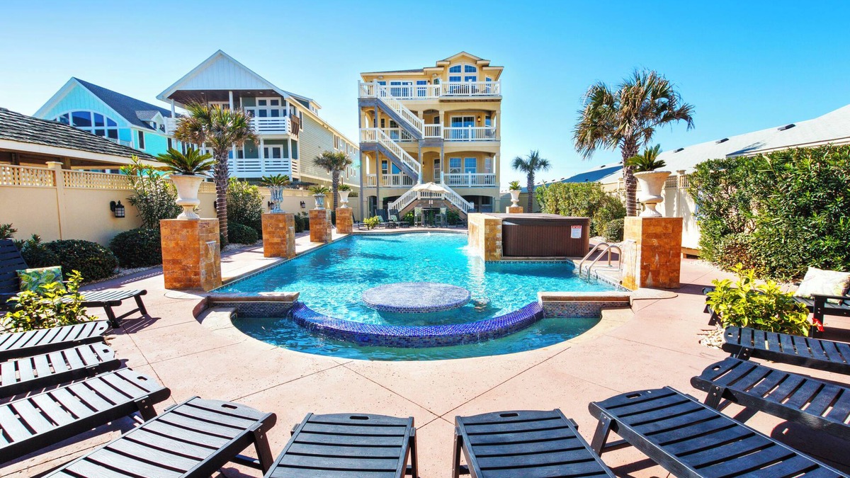 Kill Devil Hills House | OCEANFRONT, 18 BRs, ELEV, Theater, Rec Room, Poolside Bar, Luxury, EP204, Grande Ritz Carolina