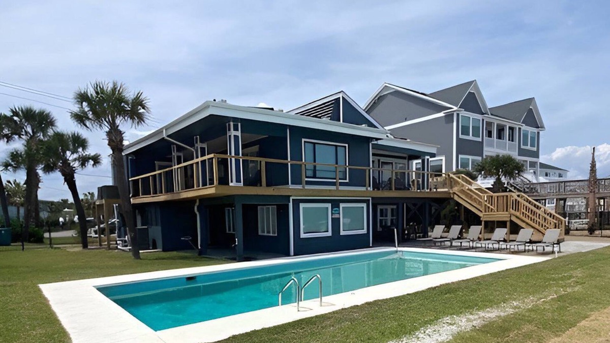 Inlet Harbour House | Oceanfront 6 bedroom dog friendly heated pool