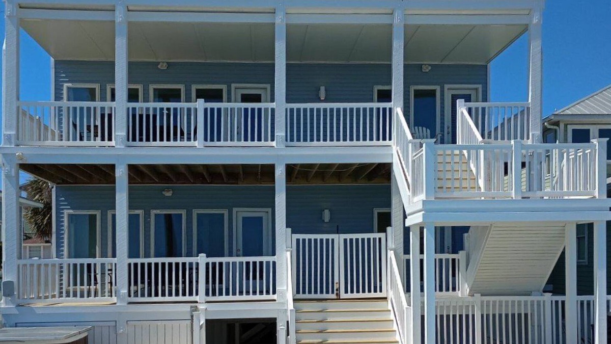 Wilmington Beach House | Oceanfront 9 bdrms with pool and hot tub