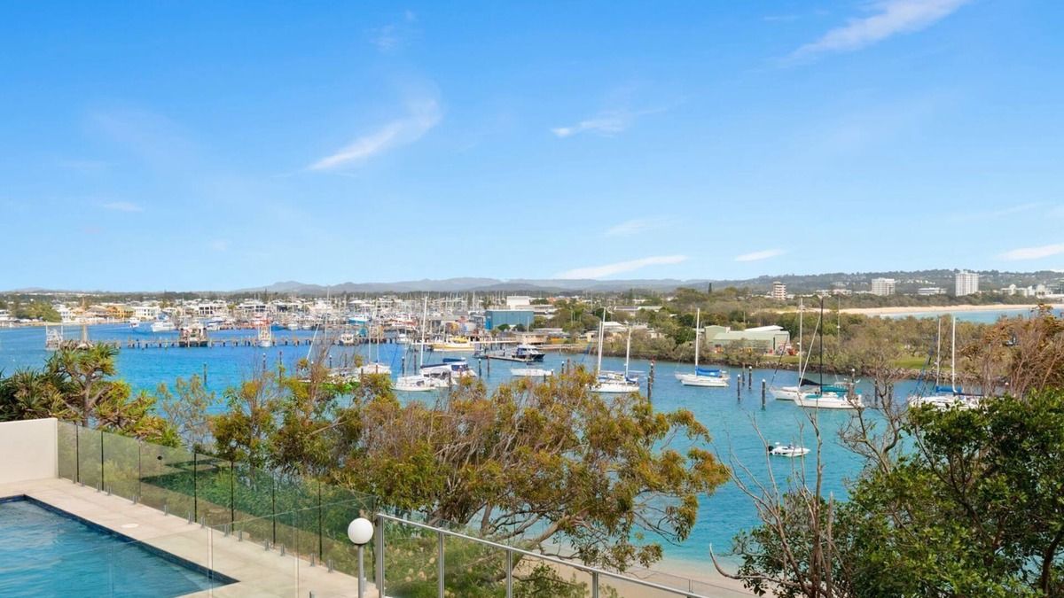 Buddina Apartment | Oceanfront apartment
