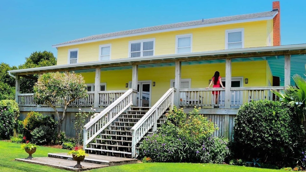 Wrightsville Beach Cottage | Oceanfront Beach House with Trailborn Surf & Sound pool & beach access.