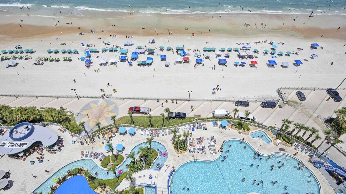 Brush - Stewarts Condo | Oceanfront Beach Escape Ocean Walk Resort Daytona Beach