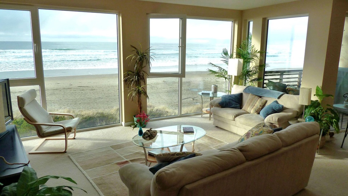Rockaway Beach House | Oceanfront Beauty, Award Winner, Spectacular View with 7-mile Sandy Beach!