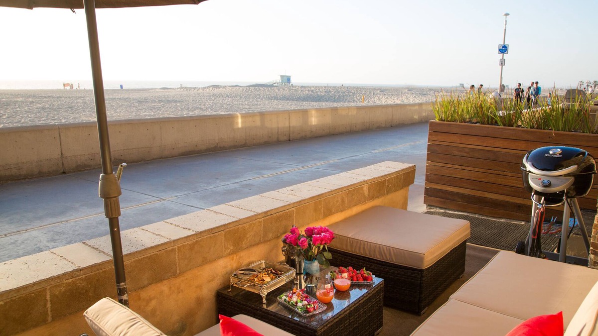 Hermosa Beach Apartment | Oceanfront Best in Class 2018-2020 VRBO Employees Stayed Here Twice & Loved It!