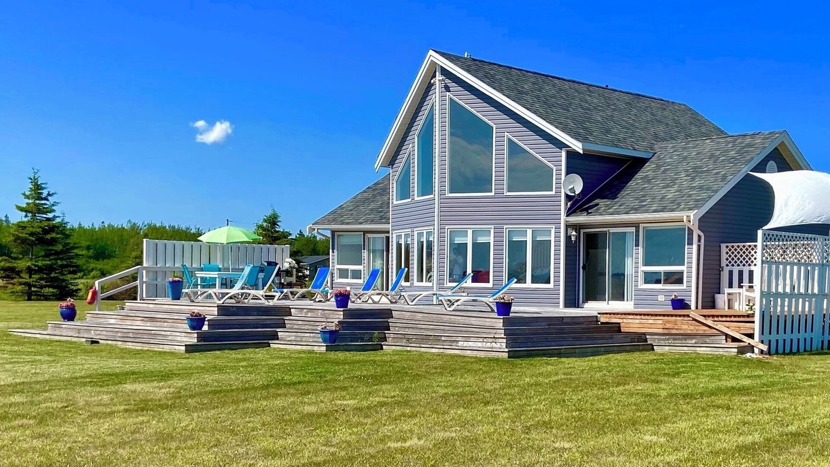 Miscouche Cottage | Oceanfront Chalet Style Cottage