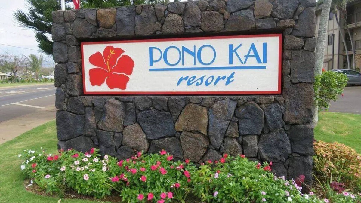 Wailua Condo | Oceanfront Christmas at Pono Kai, Kauai, sleeps 6