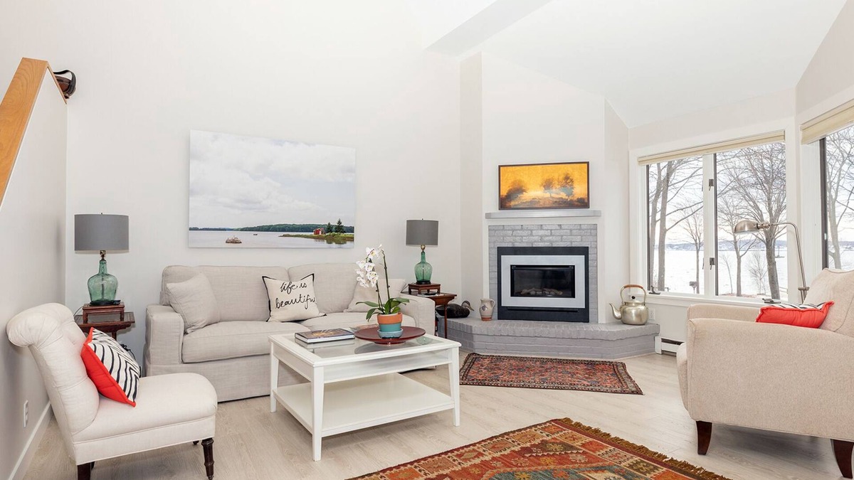 Glen Cove Condo | Oceanfront Condo overlooking Rockland Harbor and pier. Permit#STR22-30