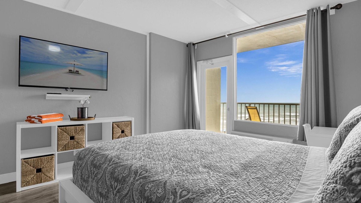 Bostwick Park Condo | Oceanfront Condo w/Private Balcony - Pools Open and Direct Beach Access