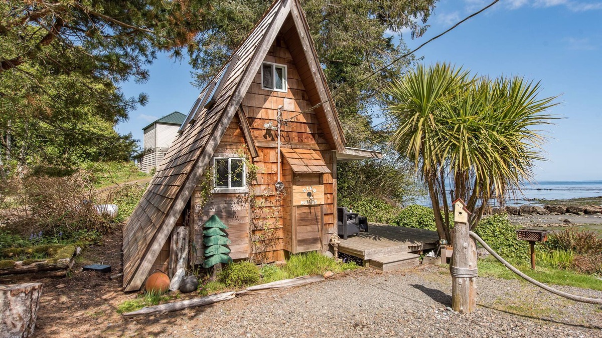 Sekiu Cottage | OceanFront Cottage, Beachwander for miles &/or explore the Olympic National Park