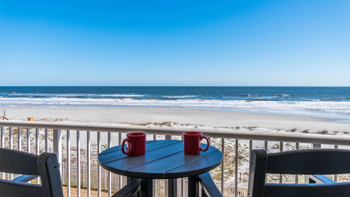 Jacksonville Beach Condo | Oceanfront GORGEOUS renovated 2bed 2bath garage, elevator, pool HAS EVERYTHING