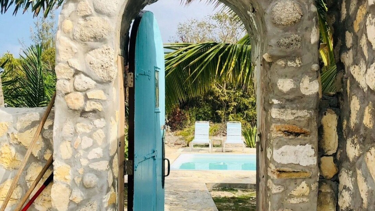 Port Howe House | OCEANFRONT GATE HOUSE, PRIVATE POOL