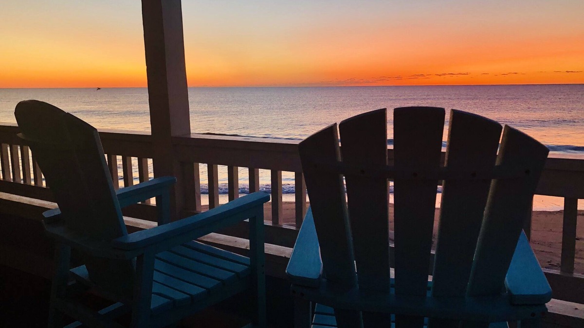 Kure Beach Condo | Oceanfront Ground Floor Condo with Pool- Riggings D1