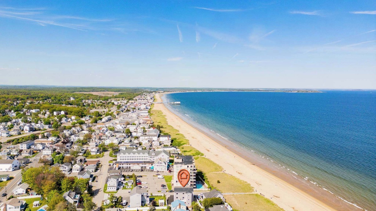Ocean Park House | Oceanfront Home | Beach Access | Deck + Ping Pong