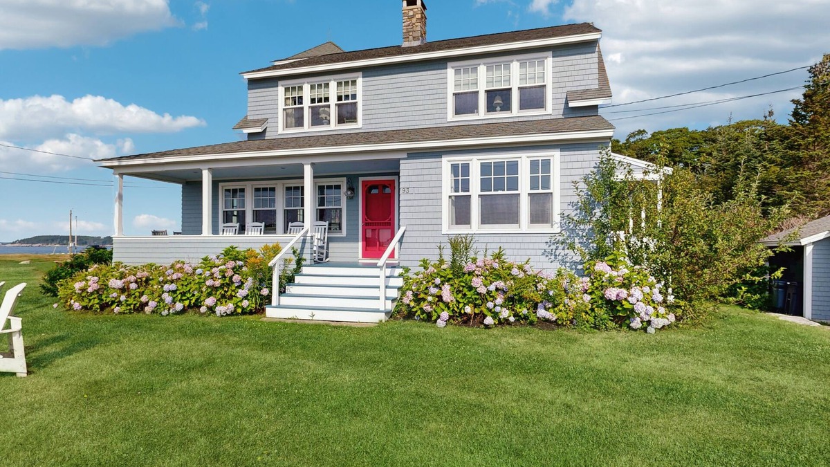 Ocean Point House | Oceanfront home incredible ocean views, deck & location