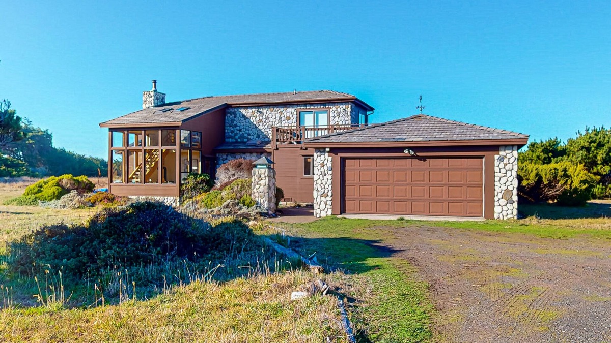 Caspar House | Oceanfront home on acreage w/private hot tub & amazing views, close to hiking