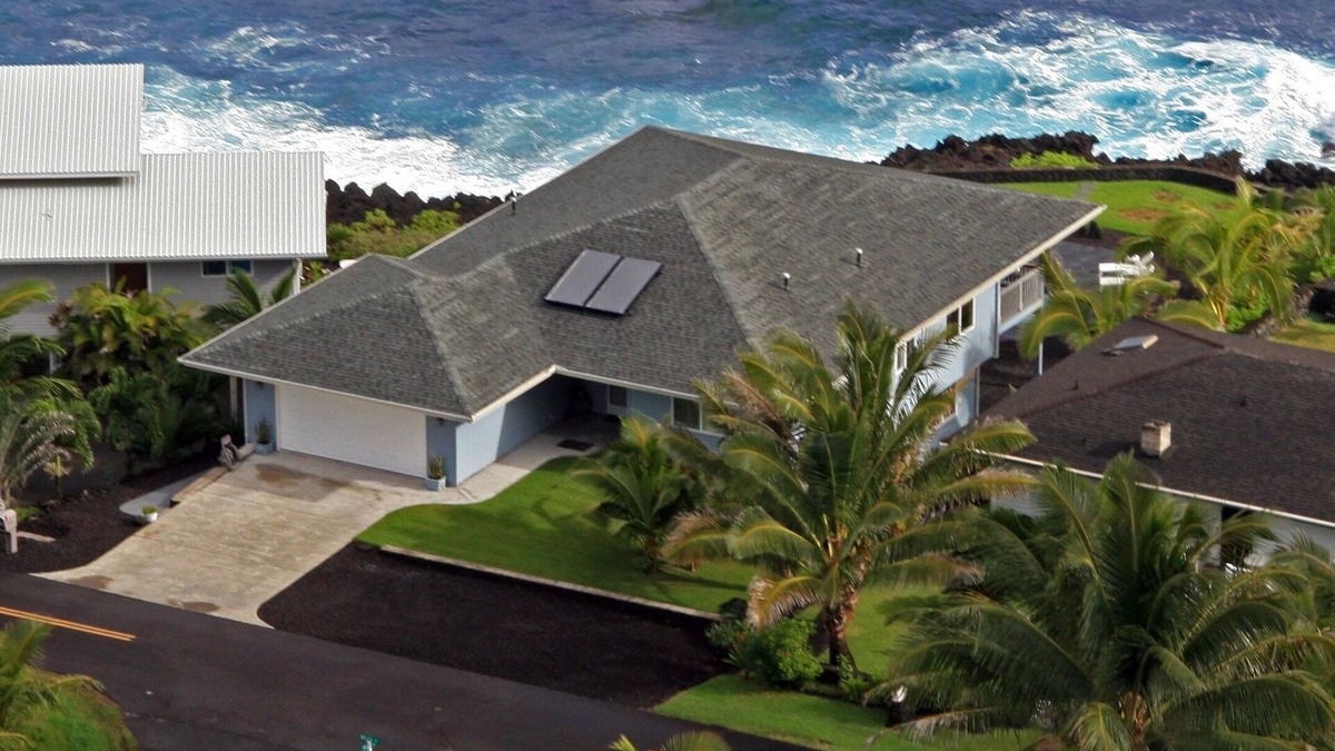 Kapoho House | Oceanfront Home w/Private Pool. USA Military & Fire - Repeat Guest Discount!