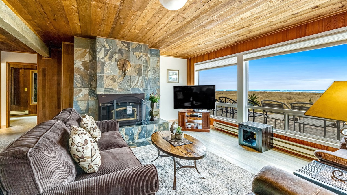 Seaside House | Oceanfront home with incredible beach views, washer/dryer & 2 kitchens
