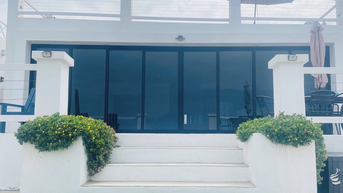 Lengueta Arenosa House | Oceanfront home with spectacular views!